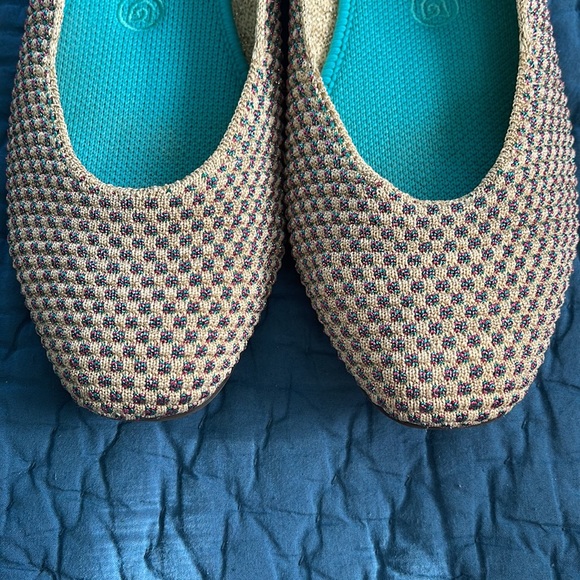 Rothy’s metallic cap toe flat - Picture 2 of 7